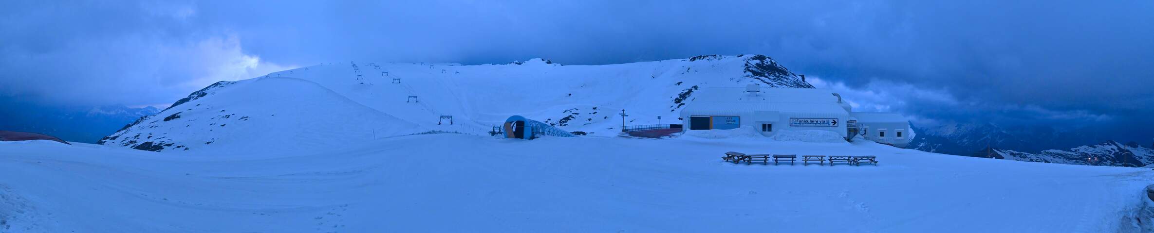 Le Glacier - Restaurant   3,200m